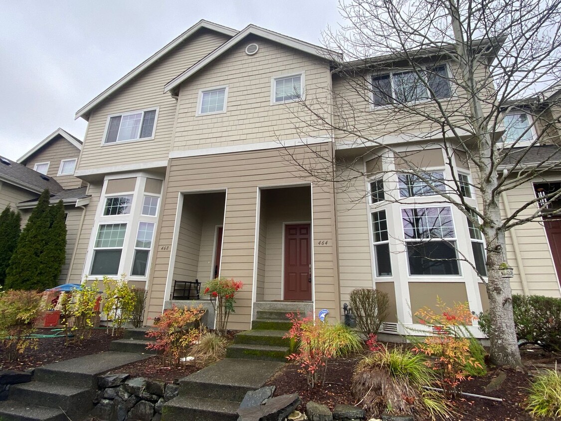 Primary Photo - Delightful Townhouse in Renton Highlands!