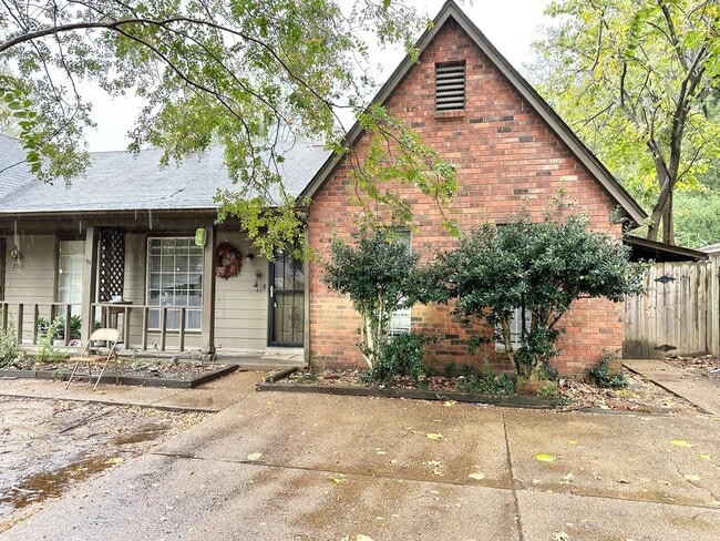 Building Photo - 2067 Goldbrier Ln