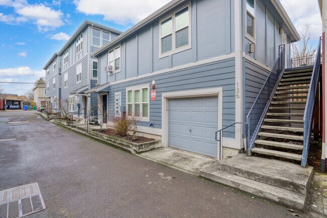 Foto del edificio - Cozy Studio Apartment in SE Portland w/ Laundry