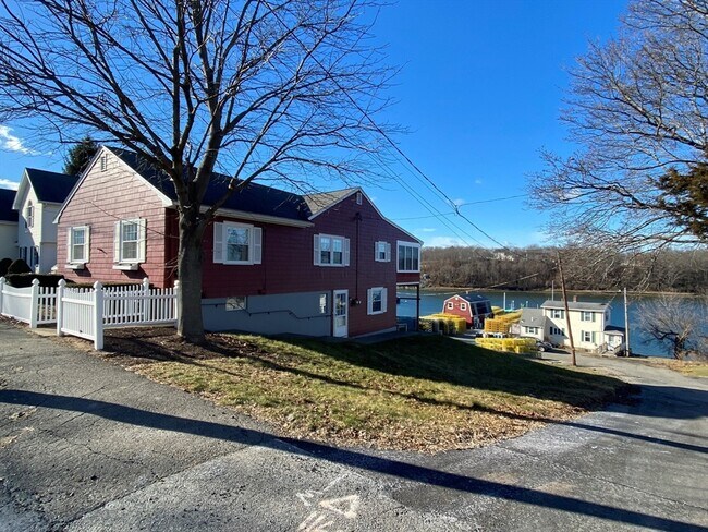 Building Photo - 21 Webber Ave