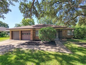 Building Photo - 4602 Redstart St