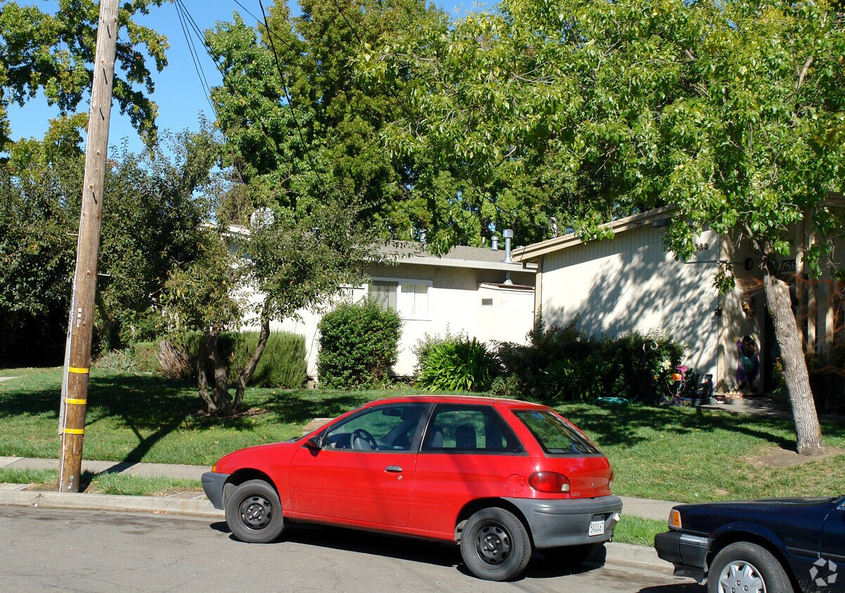 Building Photo - 2870 Apple Valley Ln