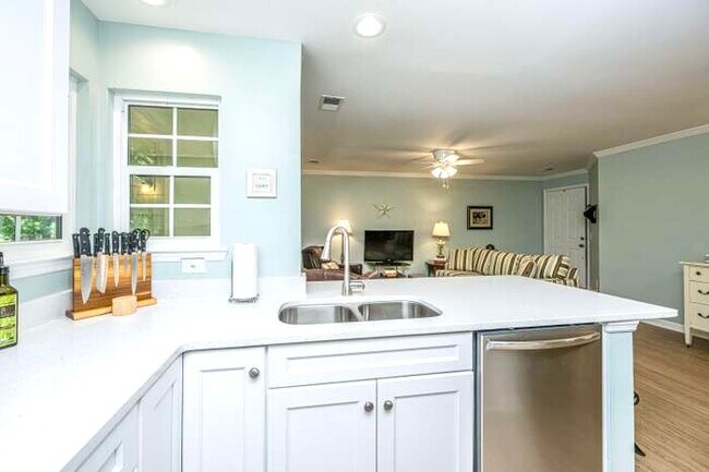 Foto del edificio - 1873 Montclair Dr