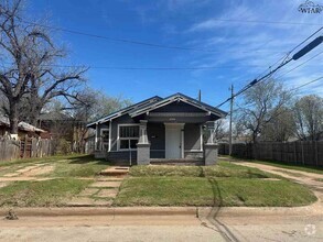 Building Photo - 2206 Avenue E