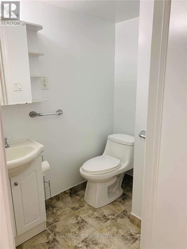 Building Photo - 101 Woodfern Dr