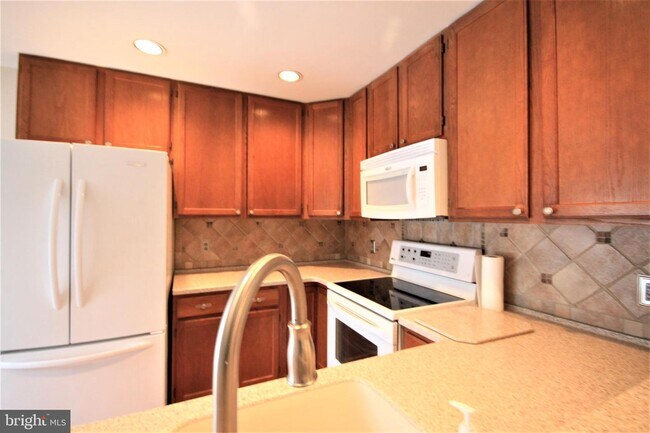 Foto del edificio - 110 Heath Ct