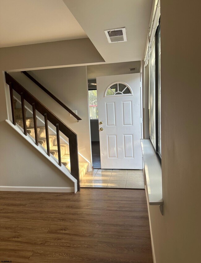 Building Photo - 2701 Evergreen Ct