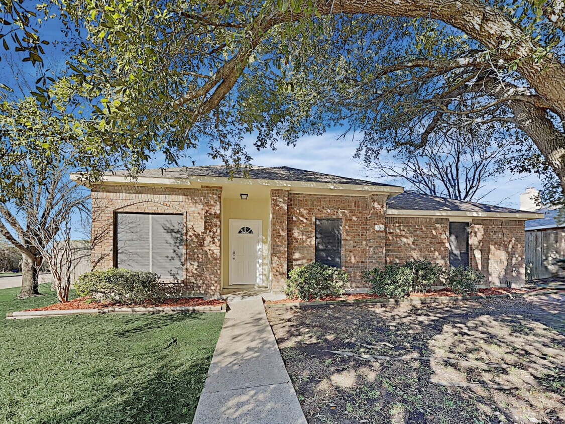 Primary Photo - 7001 Seascape Dr
