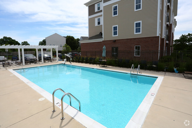 Pool - Orchard Meadows Apartment Homes