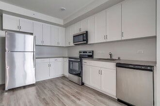 Building Photo - Crenshaw Lofts