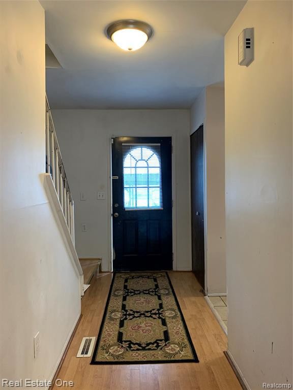 Building Photo - 17056 Kingsbrooke Dr