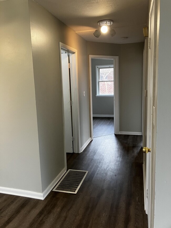 Foto del edificio - 3823 Manner Dale Dr