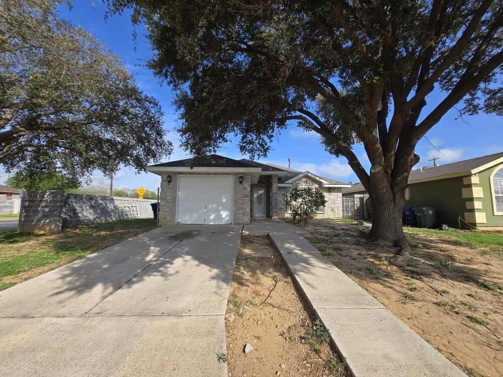 Foto principal - 802 Noel Ln