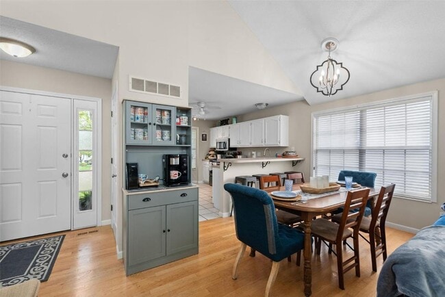 Foto del edificio - 510 Oaktree Crossing Ct