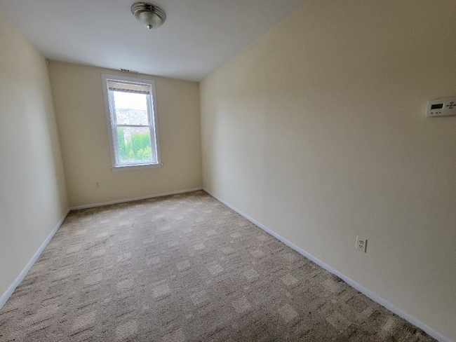 Building Photo - 719 Corinthian Ave
