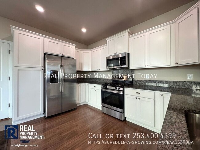 Building Photo - 3428 Hera St NE