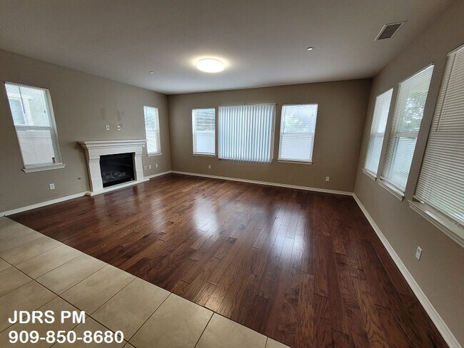 Building Photo - Chino 4 Bedroom Home