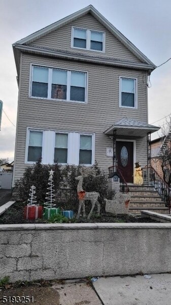 Foto principal - 620 Jackson Ave