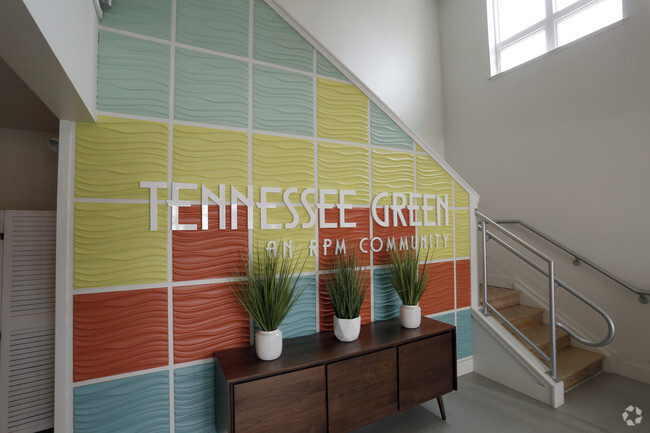 Lobby - Tennessee Green