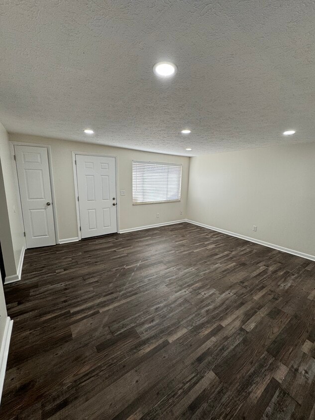 Foto del edificio - 1106 Bradley Cir