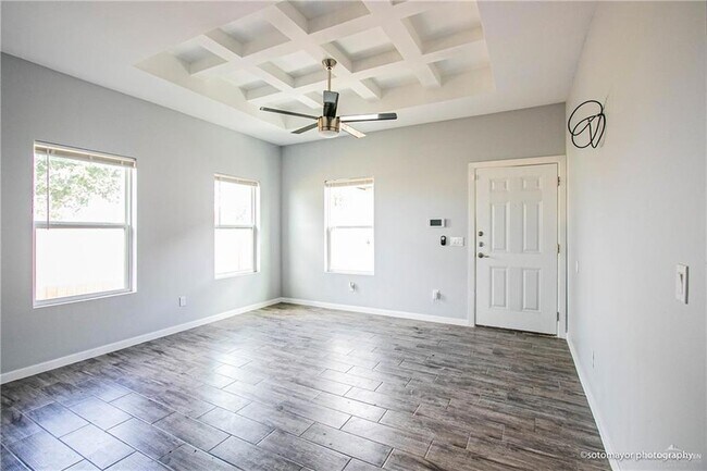 Foto del edificio - 3907 Valeria St