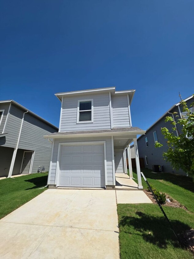 Primary Photo - NEWLY BUILT 3 bedroom 2.5 Bath *1.5 MONTHS...