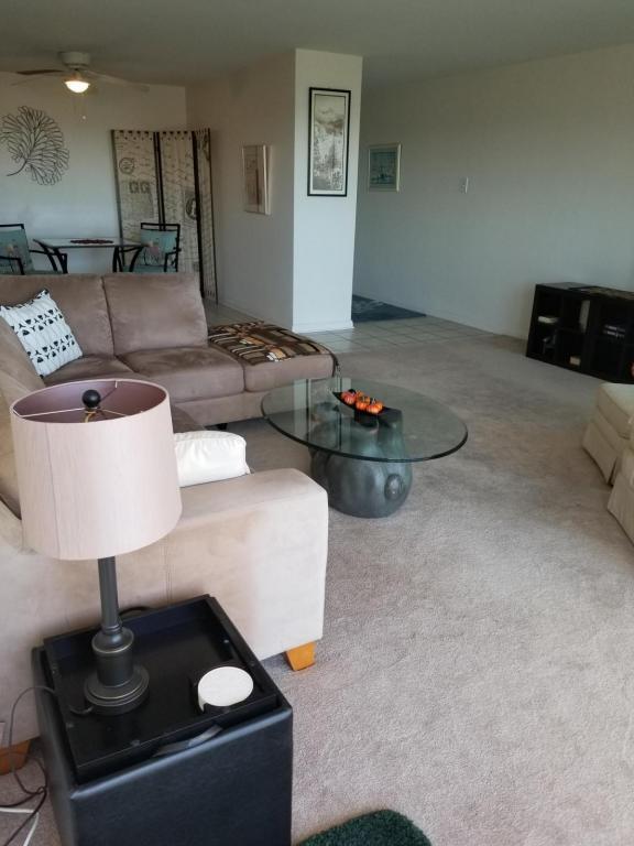 Foto del edificio - 10355 Paradise Blvd #706