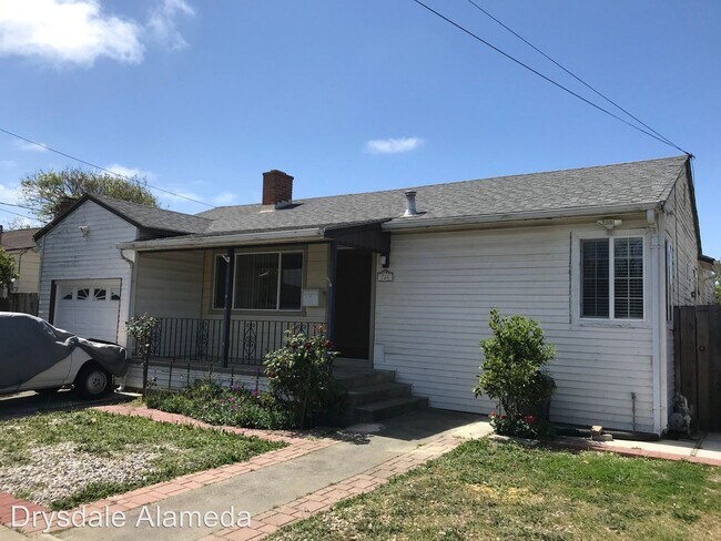 Building Photo - 2 br, 1 bath House - 228 Maitland Drive