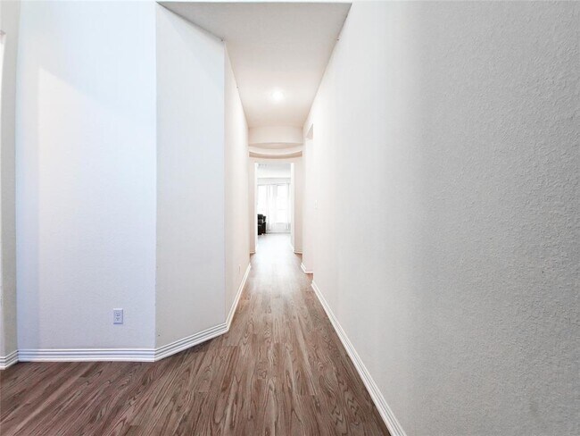 Foto del edificio - 627 Pheasant Hill Ln