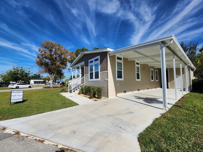 Foto del edificio - 553 Gnu Dr