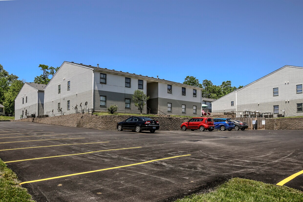 Primary Photo - 160 W Lee St