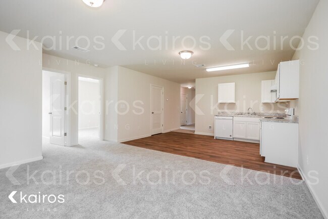 Foto del edificio - 5078 Leaf Wood Ln