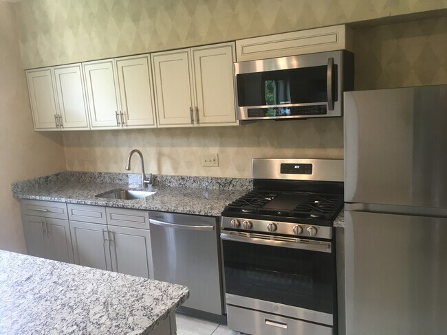 Photo - 745 S Millvale Ave Apartments