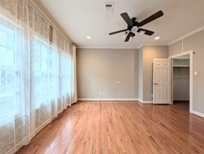 Building Photo - 5511 Val Verde St