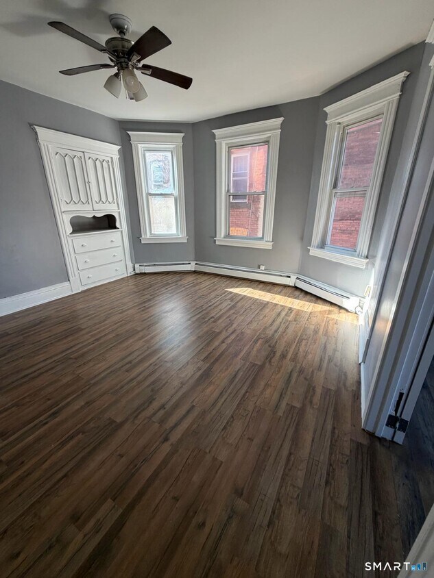 Building Photo - 117 Shultas Pl