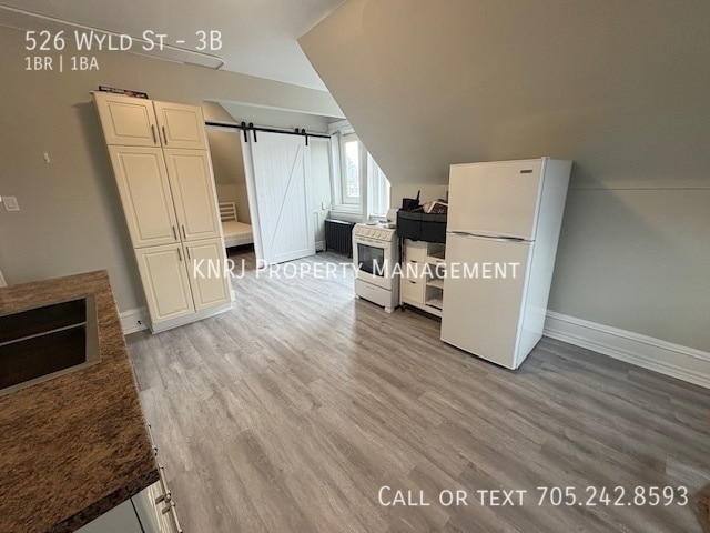 Building Photo - One Bedroom Apartment