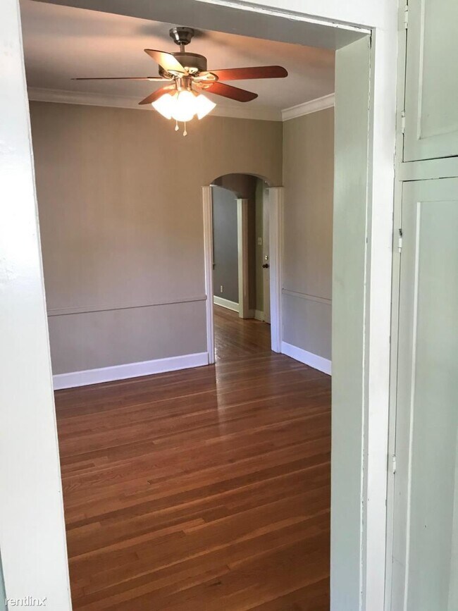 Foto del edificio - 3 br, 2 bath House - 920 S Fremont Ave