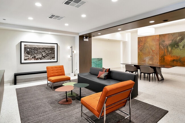 Building Photo - 165 N Canal St