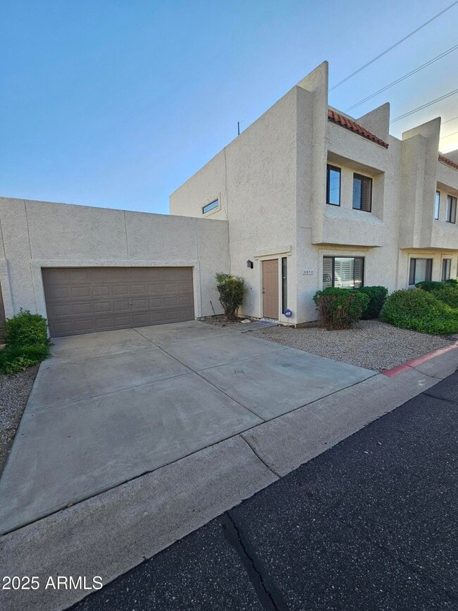 Building Photo - 2571 W Marconi Ave