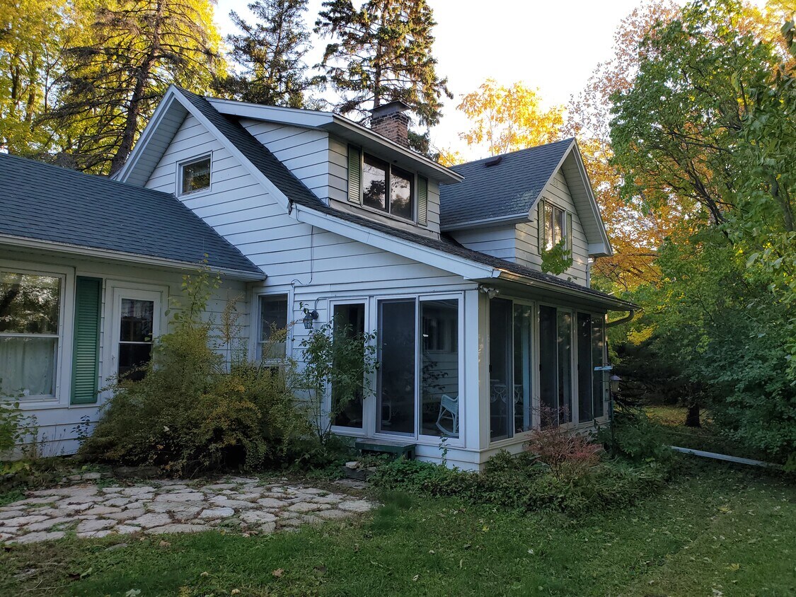 Foto principal - 4823 County Road R