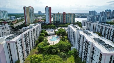 Building Photo - 17021 N Bay Rd