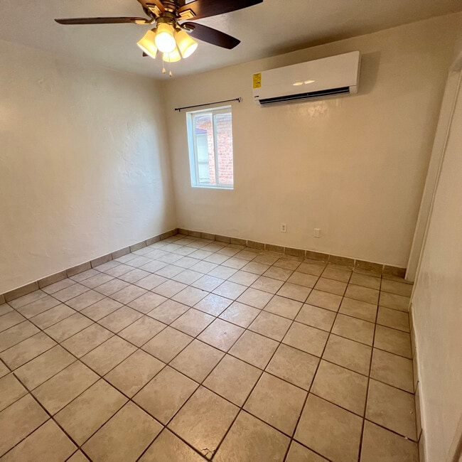 Building Photo - 563 S 1st Ave