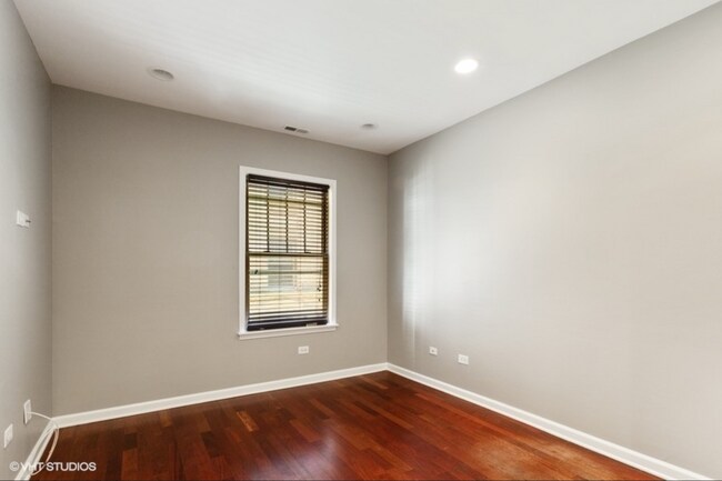 Foto del edificio - 1364 W Greenleaf Ave