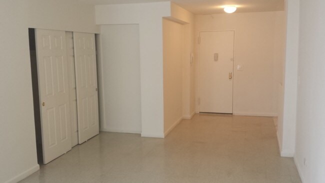 Foto del edificio - 8715 165th St