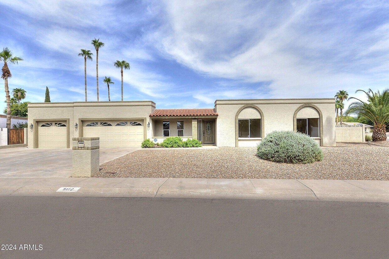 Primary Photo - 5112 E Charter Oak Rd