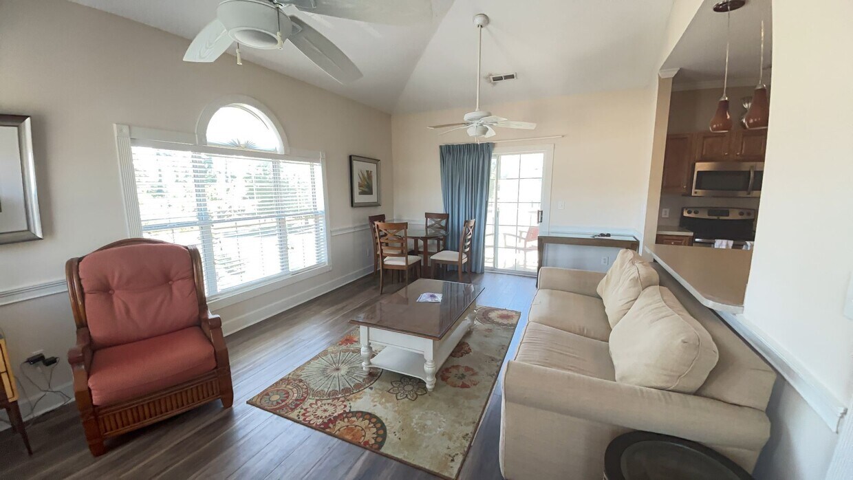 Foto del edificio - Nicely furnishd 2 bedroom/2 bath condo in ...