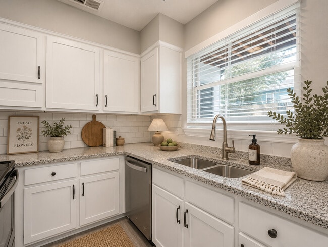 Building Photo - Willow Bend Apartments