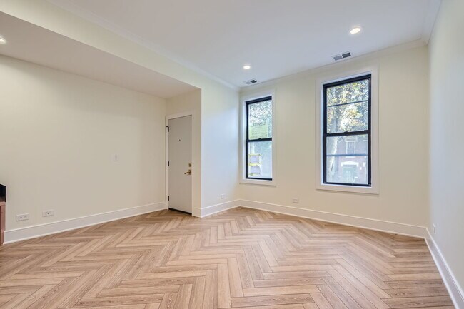 Foto del edificio - 2043 N Humboldt Blvd