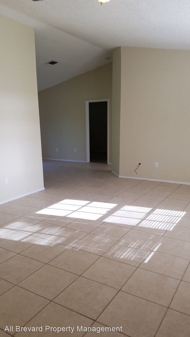 Foto del edificio - 3 br, 2 bath House - 518 Wildwood Ave SW
