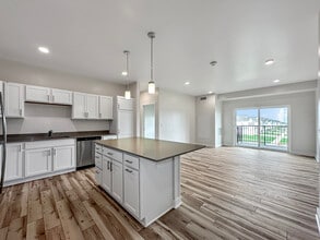 Building Photo - Stratford Pointe